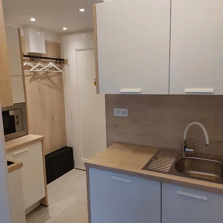 Studio-apartment Near Congress Centre * 프라하